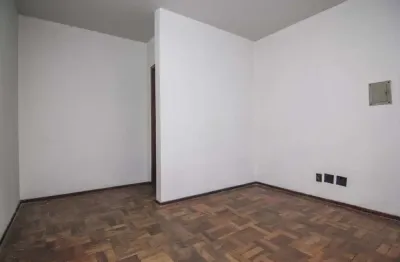 Sala comercial para alugar na rua doutor flores, 263, centro histórico, porto alegre por r$ 725