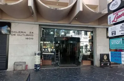 Ponto comercial para alugar na Rua Vinte e Quatro de Outubro, 1600, Auxiliadora, Porto Alegre por R$ 1.000