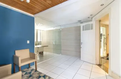 Sala comercial para alugar na Rua General Andrade Neves, 59, Centro Histórico, Porto Alegre por R$ 2.400