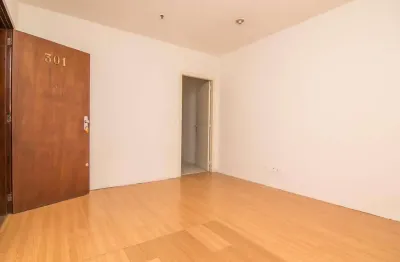 Sala comercial para alugar na rua doutor flores, 263, centro histórico, porto alegre por r$ 2.217