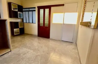 Apartamento com 2 quartos para alugar na rua barão de bagé, 392, vila jardim, porto alegre por r$ 1.900