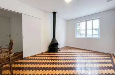 Apartamento com 2 quartos para alugar na rua castro alves, 1073, rio branco, porto alegre por r$ 3.250