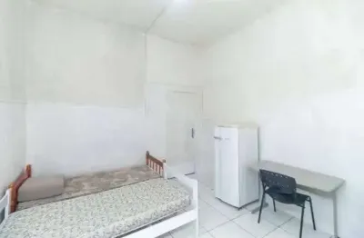Apartamento com 1 quarto para alugar na rua álvaro chaves, 560, floresta, porto alegre por r$ 1.000
