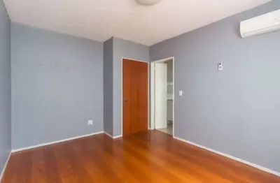 Apartamento com 2 quartos para alugar na avenida professor oscar pereira, 980, azenha, porto alegre por r$ 1.650