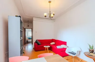 Apartamento com 3 quartos para alugar na Rua Augusto Pestana, 57, Santana, Porto Alegre por R$ 2.200