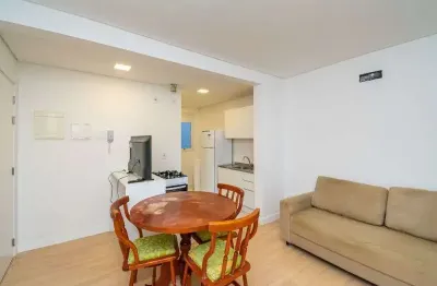 Apartamento com 1 quarto para alugar na rua sarmento leite, 639, centro histórico, porto alegre por r$ 2.200