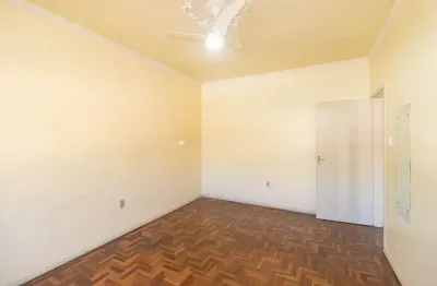Apartamento com 2 quartos para alugar na Avenida Cristóvão Colombo, 840, Floresta, Porto Alegre por R$ 1.800