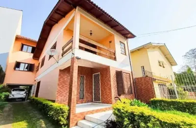 Casa com 3 quartos para alugar na Rua Barbosa Neto, 215, Cavalhada, Porto Alegre por R$ 4.600