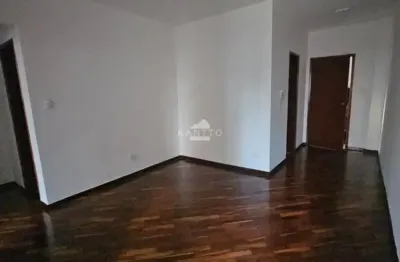 Apartamento de frente quarto e sala com elevador e garagem em rua plana no são mateus
