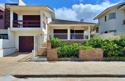Casa 03 dorm à venda no bairro bella torres com 204 m² de área privativa - 2 vagas de garagem