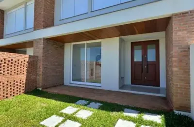 Sobrado 02 dorm à venda no bairro praia azul com 134 m² de área privativa - 1 vaga de garagem