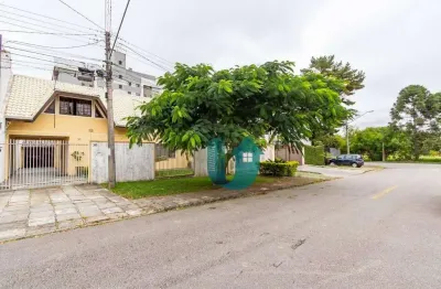Casa totalmente averbada com suite no térreo e quintal espaçoso!