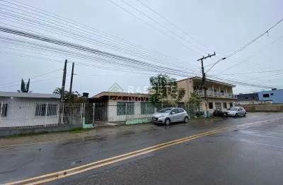 Casa com amplo terreno no bairro são domingos, navegantes/sc