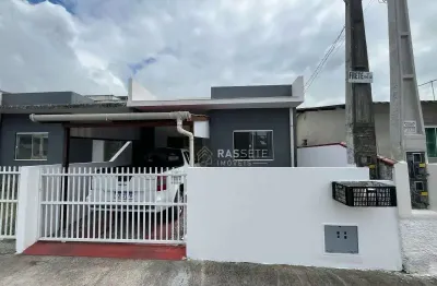 Casa geminada no bairro porto das balsas, navegantes/sc