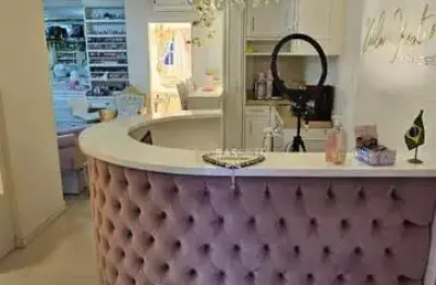 Linda sala comercial  á 100 metros do mar para estética em navegantes/sc