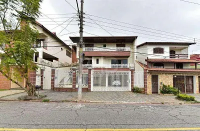 Excelente sobrado parque espacial 4 suítes 8 vagas.