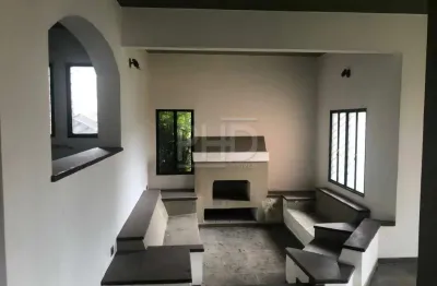 Sobrado à venda no parque espacial – são bernardo do campo (sp) condomínio fechado | 318 m² | 5 vagas | 3 suítes | precisa de reforma geral