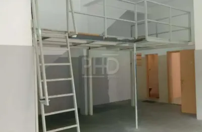 Salão comercial medindo 60 m², com 1 banheiro e uma copa, sem vaga de garagem