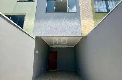 Sobrado com 3 quartos - sendo 1 suite - 2 vagas de garagens - vila linda - sto. andré