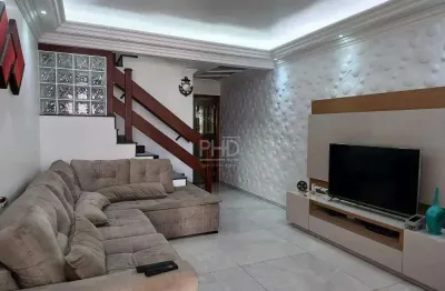 Excelente Casa com 3 Dormitórios, Hidromassagem, Churrasqueira e Garagem para 4 Carros