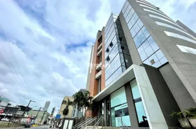 Sala comercial para locação com 43m², 1 banheiro e vagas por r$ 1.690,00!