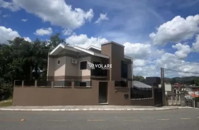 Casa de 2 andares, 3 quartos no bairro fidelis em blumenau!! r$ 3.500 mês