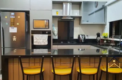 Casa em condomínio fechado com 3 quartos à venda na rua trinta, 22, jardins do império, indaiatuba, 110 m2 por r$ 815.000