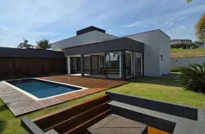 Casa térrea exclusiva no saint patrick – 4 suítes, fire place, piscina aquecida e total privacidade!