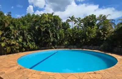 Chácara com escritura à venda em araçoiaba da serra – 5.000 m² de terreno, casa principal, piscina e campo | próximo à rodovia raposo tavares