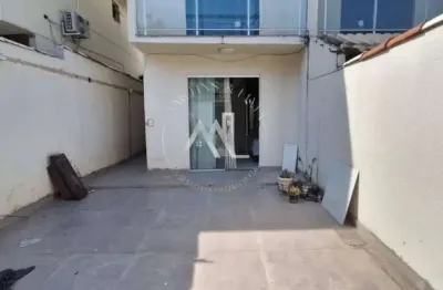 Excelente casa, 2 quartos, duplex, com vaga e área externa em campo grande/santíssimo