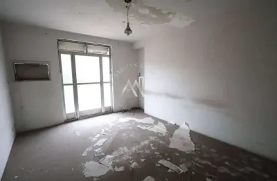 Excelente apartamento 2 quartos, amplo e espaçoso, com suíte, dependência completa e vaga de garagem