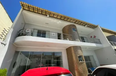 Excelente duplex, 287m2, 5 suítes com 4 vagas, piscina e deck com churrasqueira.