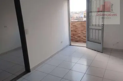 Casa com dois dormitórios, no centro de diadema. uma vaga de garagem. com sacada