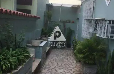 Casa vila 1 quatro terraco varanda bem localizada penha
