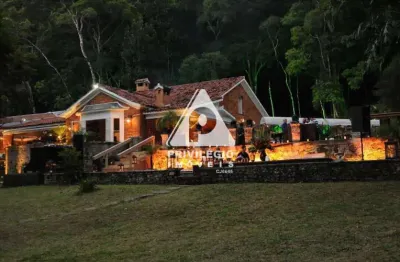 Casa alto da boa vista 4 quartos, espaço gourmet, lareira, piscina, pátio com cachoeira tijuca rio de janeiro mansão