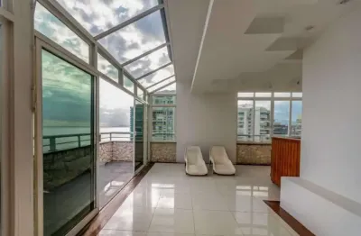 Cobertura triplex frente praia 4 quartos 2 suítes 5 banheiros 2 vagas 369 mts posto 5 barra da tijuca oportunidade!