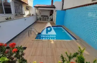 Casa triplex condomínio 3 quartos 1 suite 2 suites canadenses varanda infra particular seguranca 24h jacarepagua pechincha