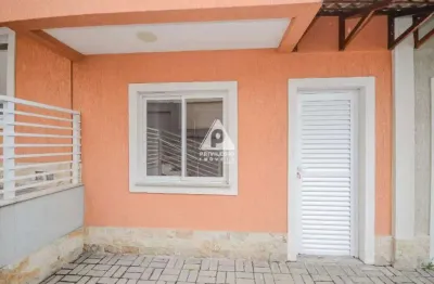Casa triplex 1 quarto 1 suite terraco area gourmet 1 vaga nova iguaçu.