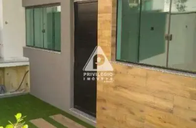 Casa triplex em condominio ampla sala 1 quarto 2 suites terraço churrasqueira 1 vaga pechincha