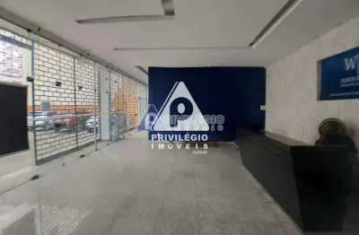 Predio comercial 3 andares 2.000 mts 4 banheiros estacionamento frente fundos 25 vagas meier
