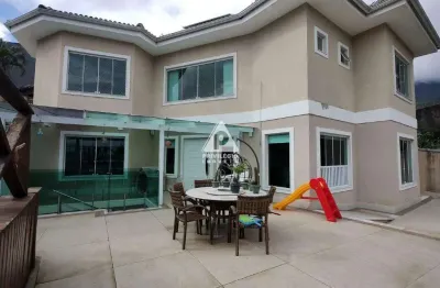 Casa de condomínio duplex, 4 quartos, 3 suítes, piscina 2 vagas