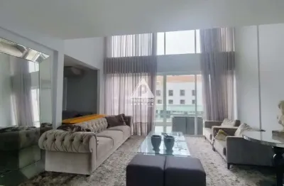 Apartamento duplex, 3 quartos, 1 suíte, 2 salas, 2 vagas peninsula