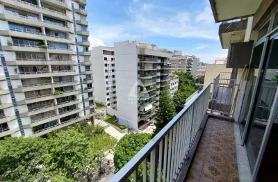 Apartamento de 4 quartos sendo 1 suite, salão, varanda, 2 vagas escrituradas em área nobre da tijuca