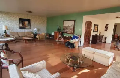 Apartamento de 4 quartos sendo 1 suite, 3 salas, 2 vagas na escritura a 5 minutos do metrô