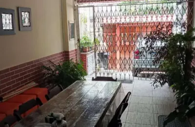 Casa de rua à venda 3 andares e terraço, 3 quartos com 3 suites
