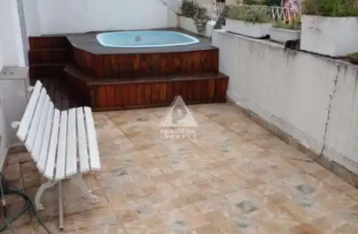 Cobertura linear à venda, com piscina, sol,da manhã e da tarde, em excelente localizaçao no maracanã