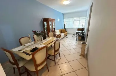 Apartamento a venda com 2 quartos com dependência completa.