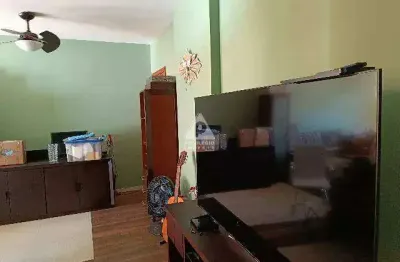 Apartamento de 3 quartos com dependência e vaga de garagem