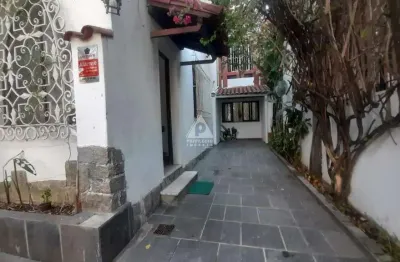 Vende excelente casa com piscina frente de rua no grajaú rua itabaiana.