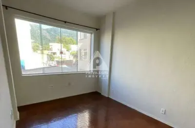 Apartamento à venda, 2 quartos, em rua tranquila do andaraí.
